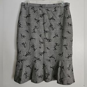 Ann Taylor Black and Gray Checkered Pencil Skirt